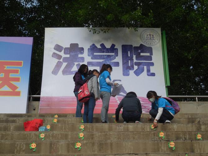 冒雨的道具采购,大鼓租借,反复地修改动作